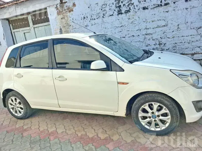 2013 Ford Car, Second Owner - Cars - Savarkundla - Image 4