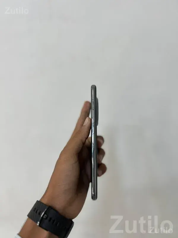 Realme 14 Pro+ 5G with Box – Like New - મોબાઇલ ફોન - રાજકોટ શહેર - Image 3