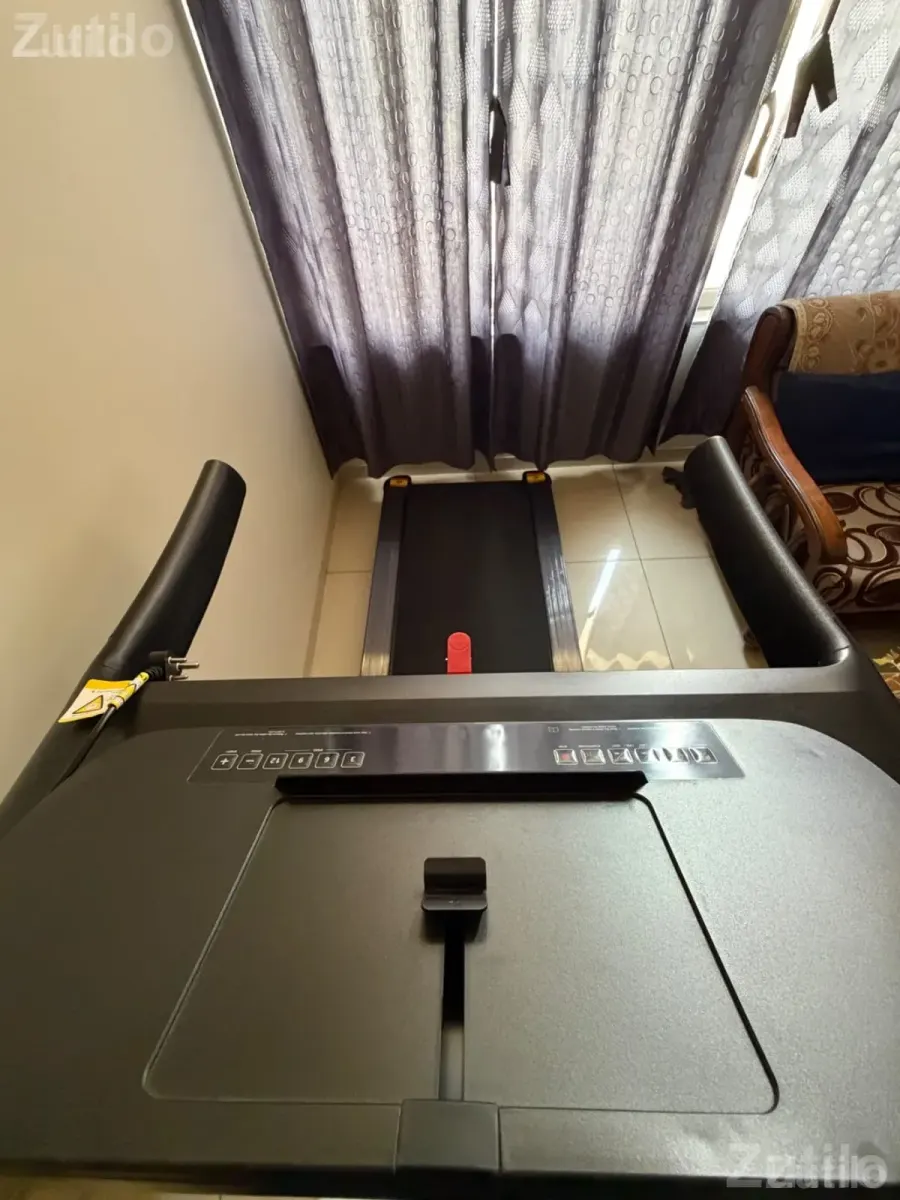 Durafit Velox 6 HP Peak BLDC Motorized Treadmill – Like New - Gym & Fitness Equipment - Ahmedabad City - Image 4