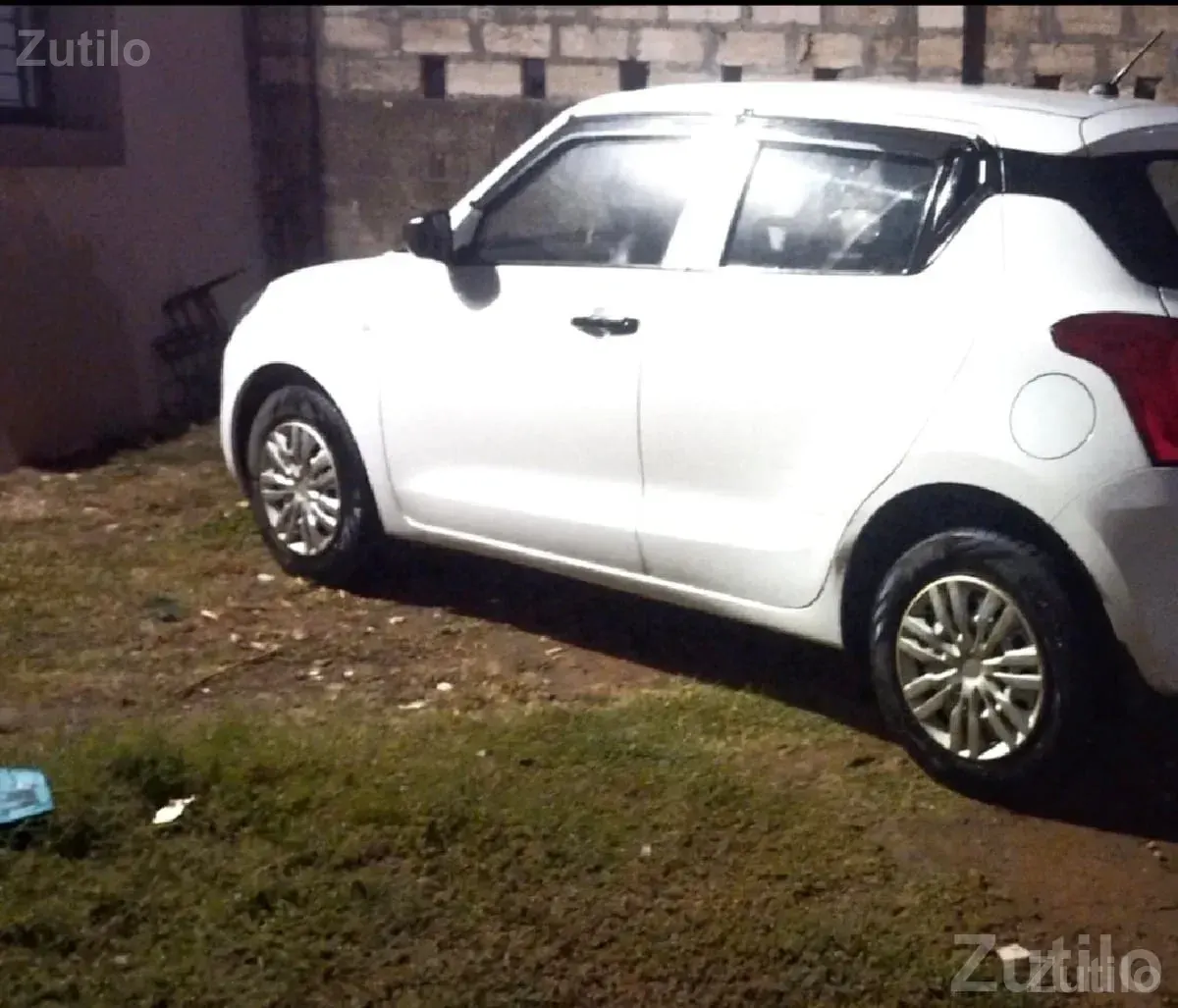 White Maruti Swift LXi for Sale - કાર - તલાલા - Image 2