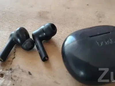 boAt Wireless Earbuds with Charging Case boAt Wireless Earbuds with Charging Case