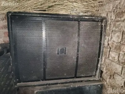 Bass Speaker Cabinet 1200 Voltage Bass Speaker Cabinet 1200 Voltage