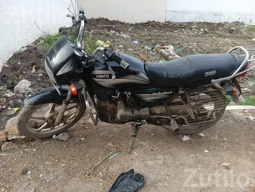 2018 Hero Splendor First Owner Bike - બાઇક્સ - ઢોકડવા - Image 3