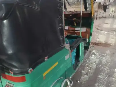 Bajaj CNG Auto Rickshaw 2019 Single Owner Bajaj CNG Auto Rickshaw 2019 Single Owner