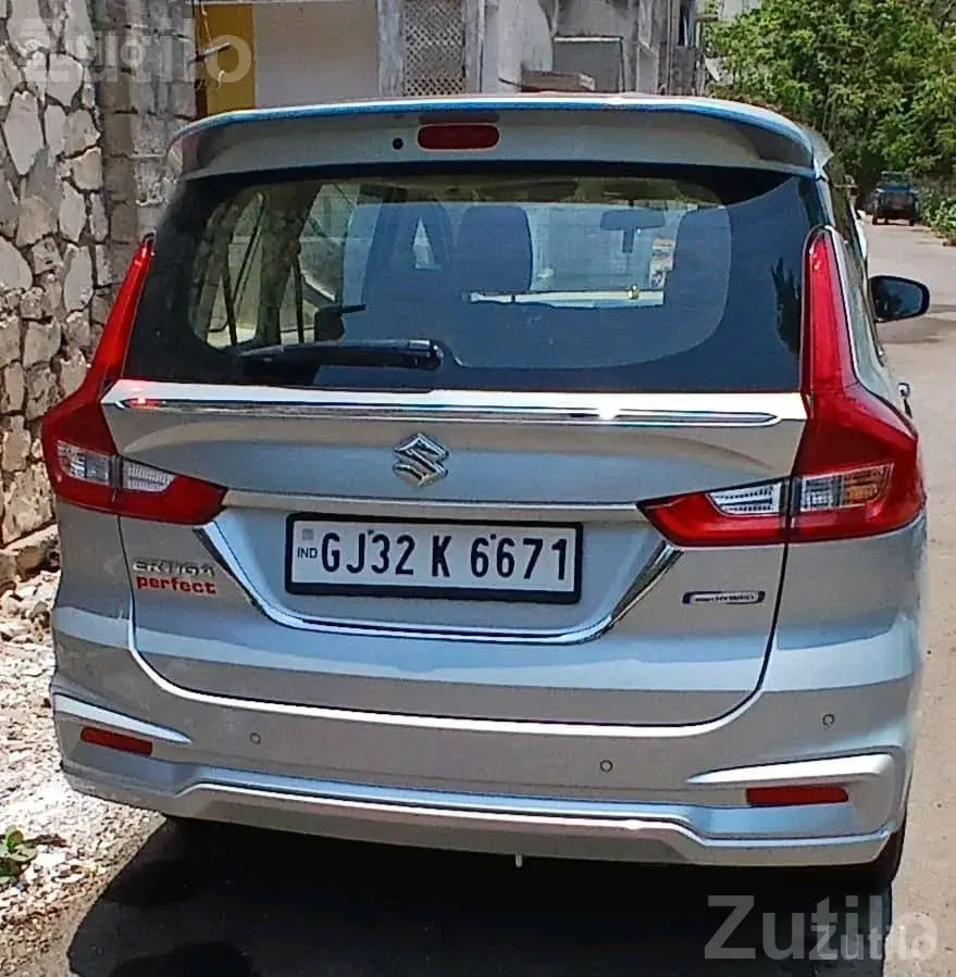 Maruti Suzuki Ertiga ZXI Hybrid 2022 Petrol - કાર - વેરાવળ - Image 3