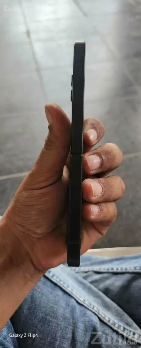 Apple iPhone 12 Black – Great Condition - Mobile Phones - Ahmedabad City - Image 2