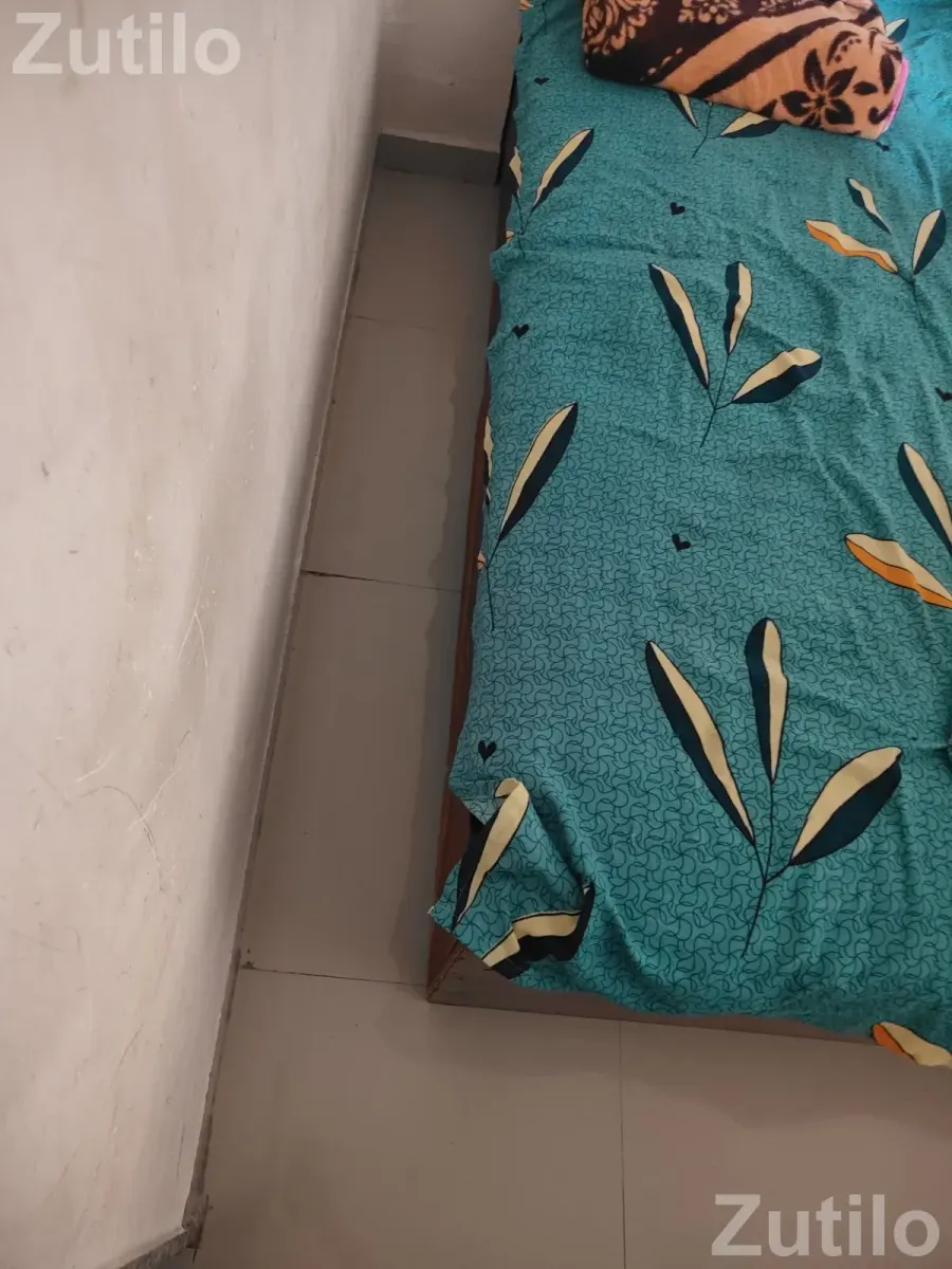 Single bed - Beds & Mattresses - Ahmedabad City - Image 3
