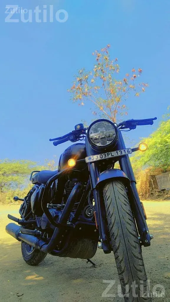 Royal Enfield Classic 350 2025 Black Bike - બાઇક્સ - સાણંદ - Image 3