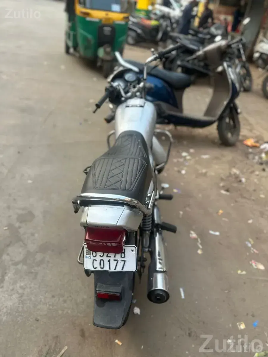Hero Splendor 2016 Used Bike Silver - બાઇક્સ - ભેસાણ - Image 5