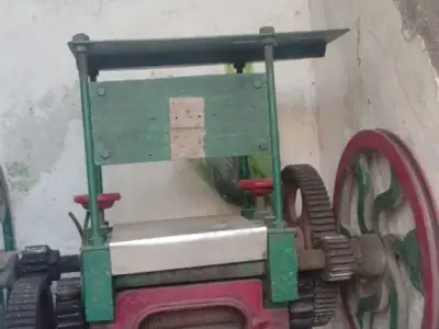 Motorized Sugarcane Crusher Machine