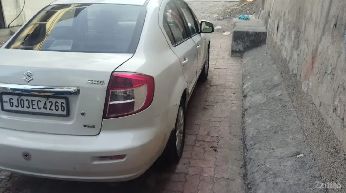 મારુતિ SX4 2013 - કાર - ગાંધીનગર શહેર - Image 3