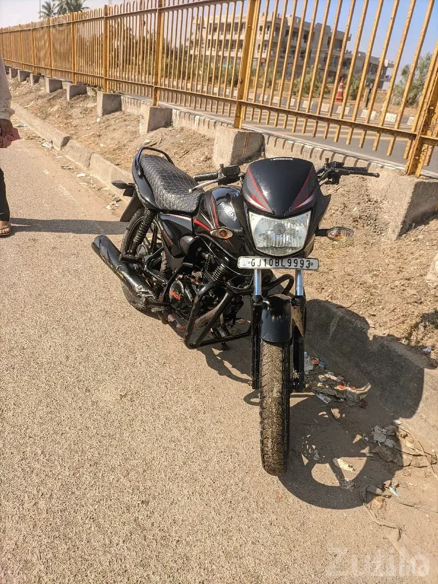 Honda 2013 Black Used Bike for Sale - બાઇક્સ - રણાવાવ - Image 3