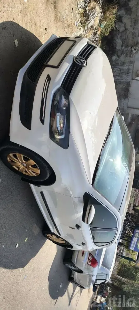 Volkswagen Polo 1.2 CNG Petrol White - Cars - Siddhpur - Image 3
