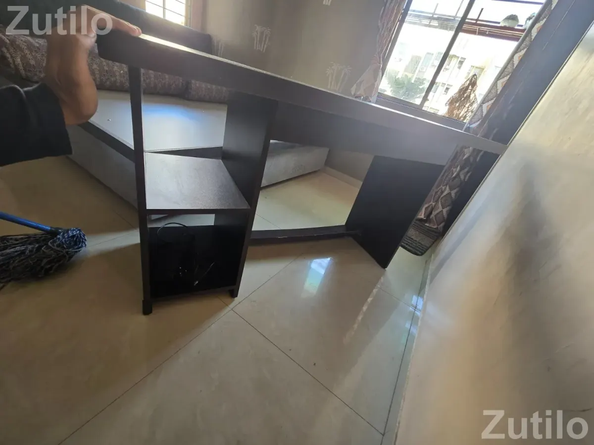 Desk with pair of chair - ડેસ્ક, ઓફિસ અને કોમર્શિયલ ફર્નિચર - અમદાવાદ શહેર - Image 3