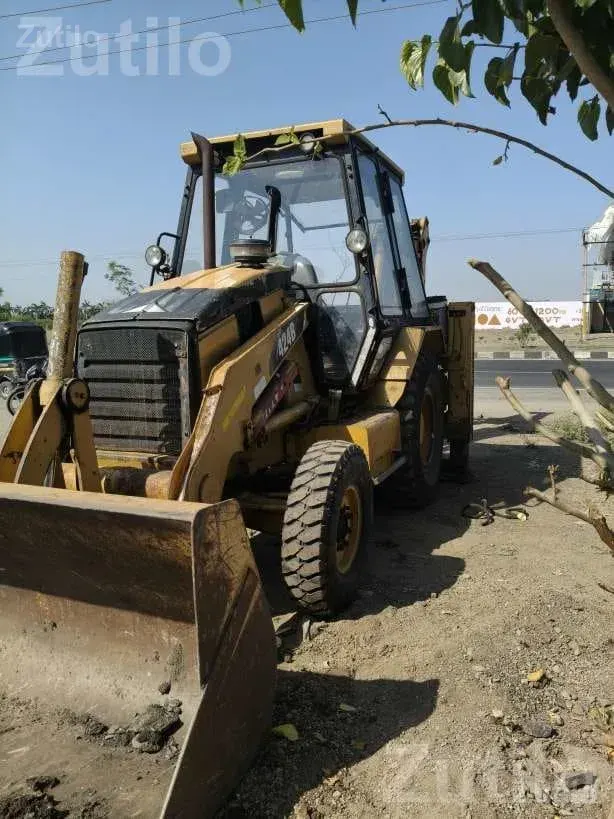 CAT 424B Backhoe Loader 2012 Model - Construction Vehicles - Rajkot City - Image 2