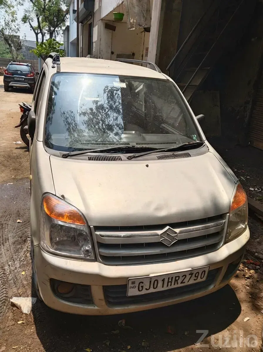Used Maruti Wagon R Silver Hatchback - Cars - Ahmedabad City - Image 4