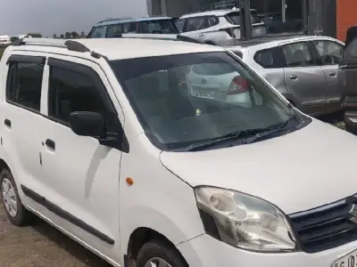 Maruti Suzuki WagonR White Hatchback Maruti Suzuki WagonR White Hatchback