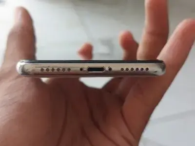 Used Apple iPhone – Good Condition Used Apple iPhone – Good Condition