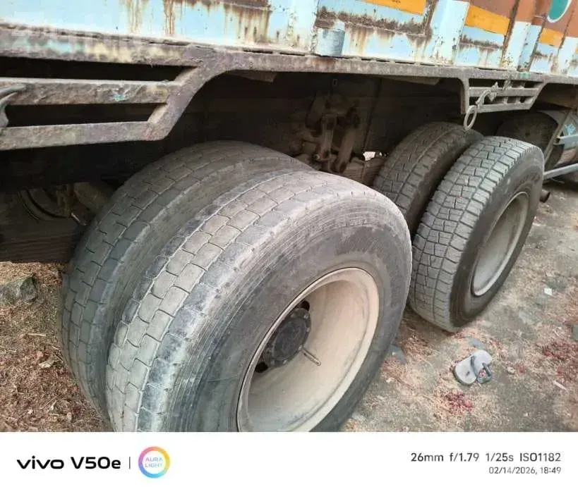 Tata 10 Wheeler Truck 2011 Model - Trucks & Lorries - Kotda Sangani - Image 5