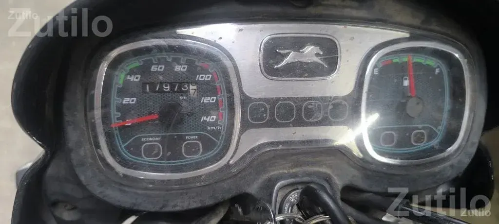 TVS Radeon 2021 Second Owner Bike - Bikes - Surat City - Image 3
