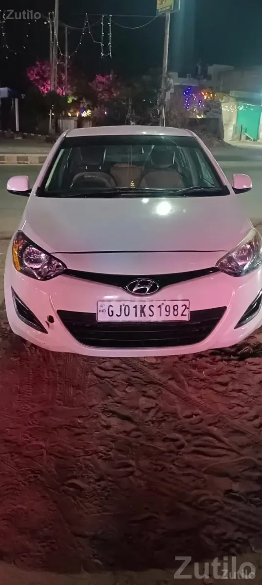 White Hyundai i20 Hatchback Car - Cars - Dholka - Image 4