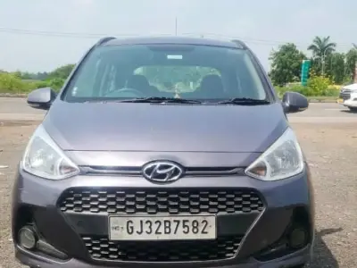 Hyundai i10 Sportz 1.2 Grey Hatchback Hyundai i10 Sportz 1.2 Grey Hatchback