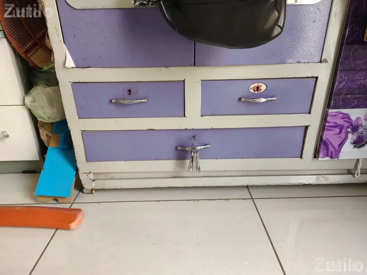 Metal cupboard - વોર્ડરોબ, કબાટ અને સ્ટોરેજ - વાઘોડિયા - Image 2