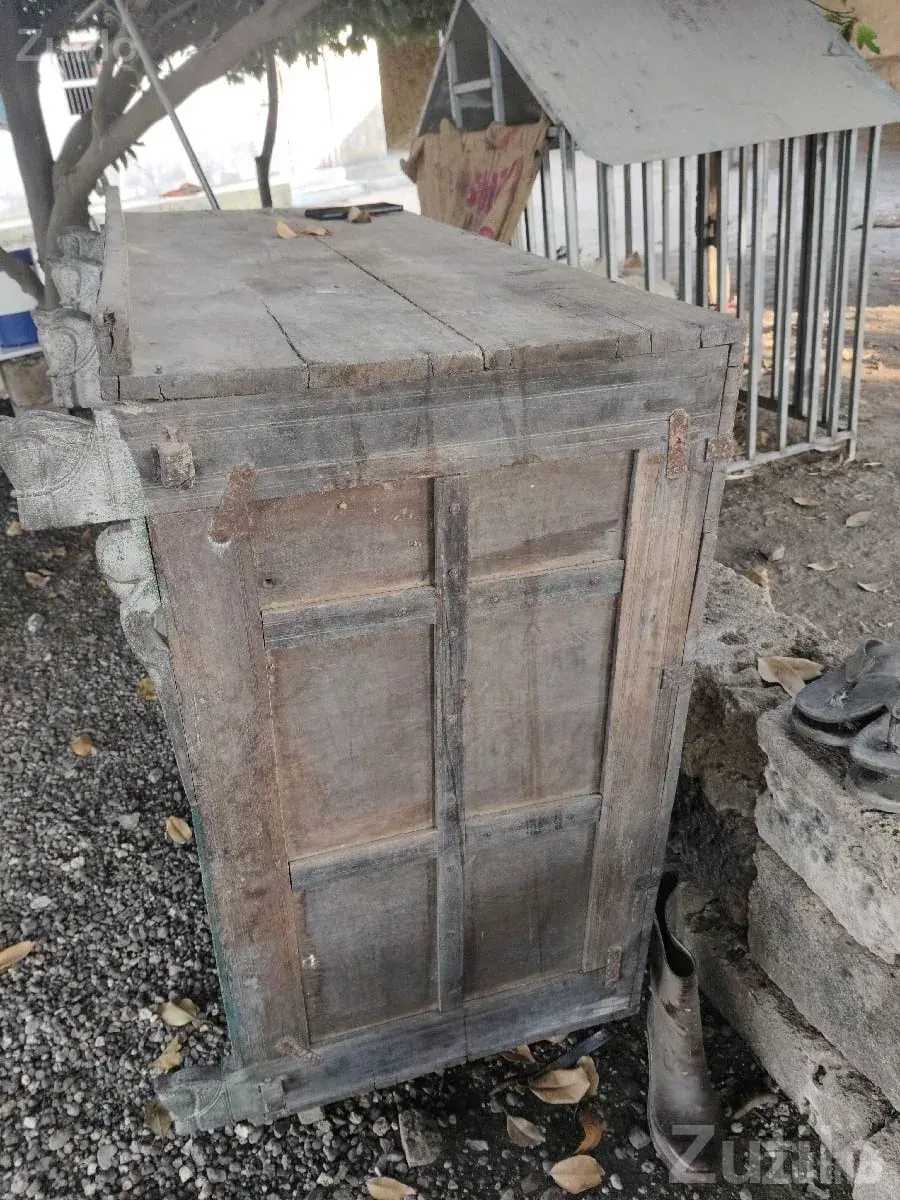 Traditional Wooden Storage Chest - કબાટ અને સ્ટોરેજ - ભાણવ - Image 3