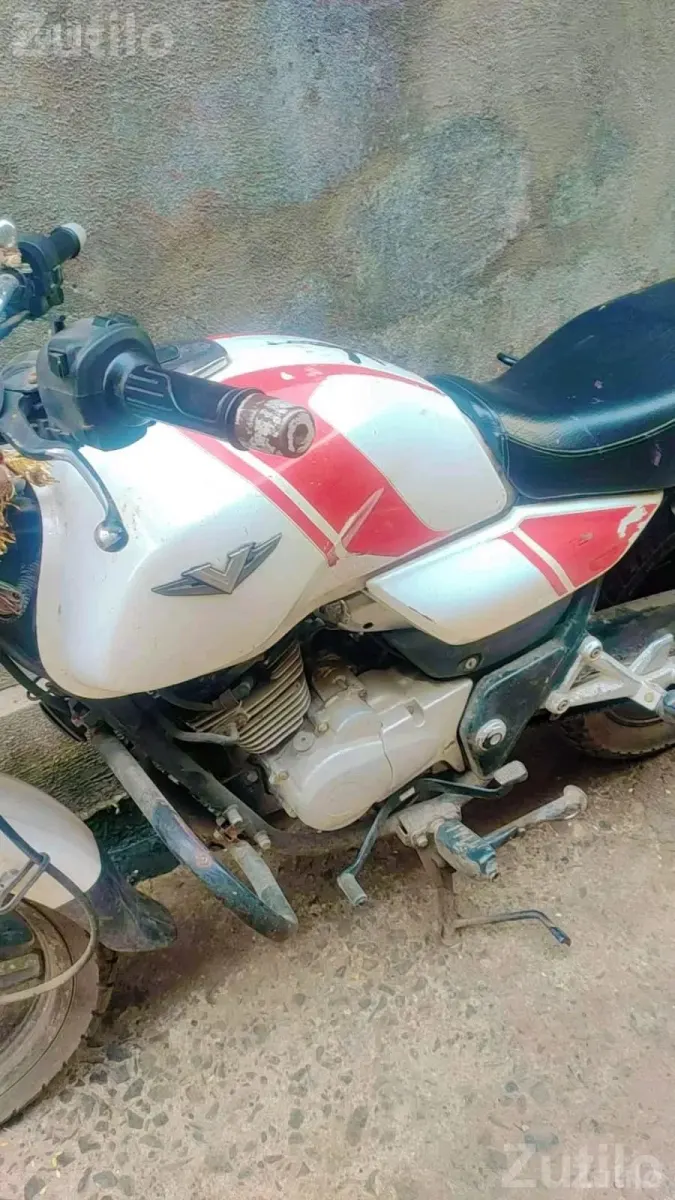 Bajaj V15 Motorcycle for Sale - Bikes - Vanthali - Image 4