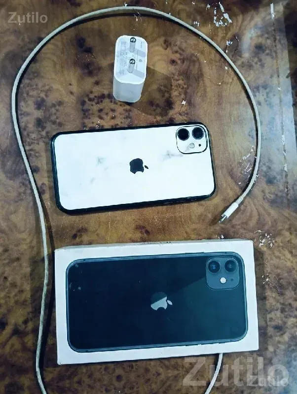 Apple iPhone 11 Black with Box & Charger - મોબાઇલ ફોન - માંગ્રોળ - Image 2