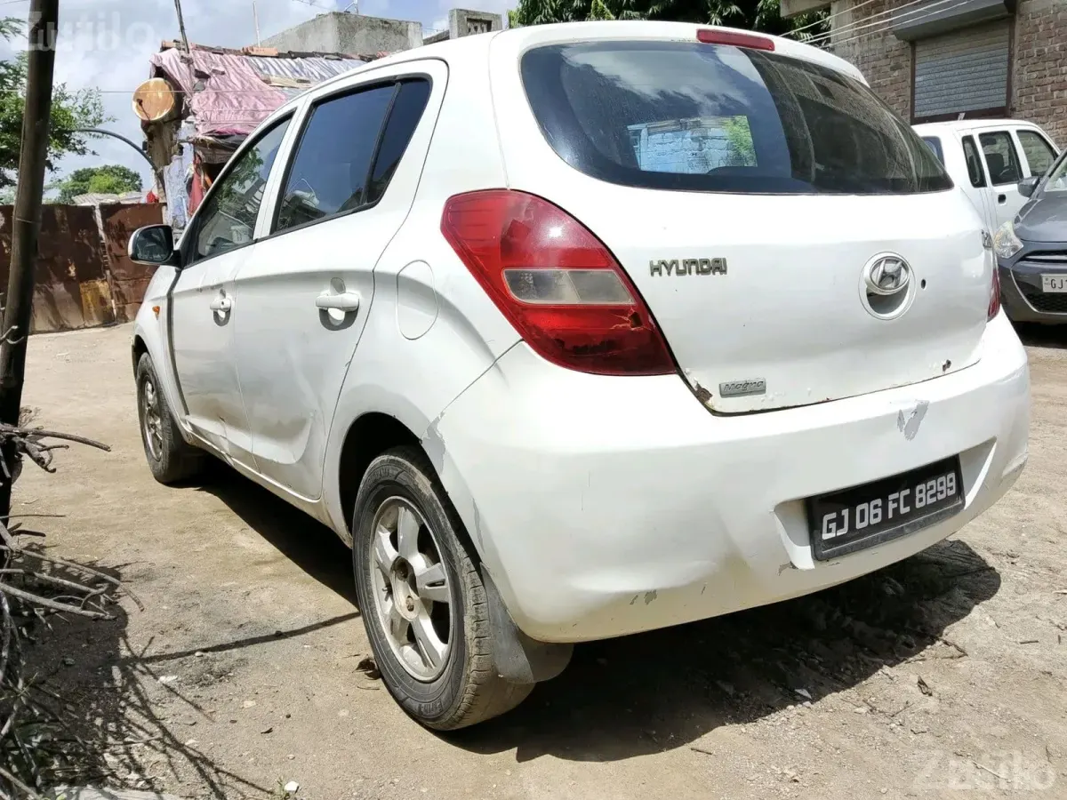 Hyundai i20 Manual Hatchback - કાર - બાબરા - Image 3