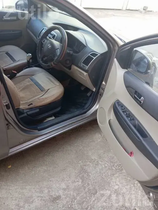 Hyundai i20 2014 Manual Car - કાર - ધોરાજી - Image 4