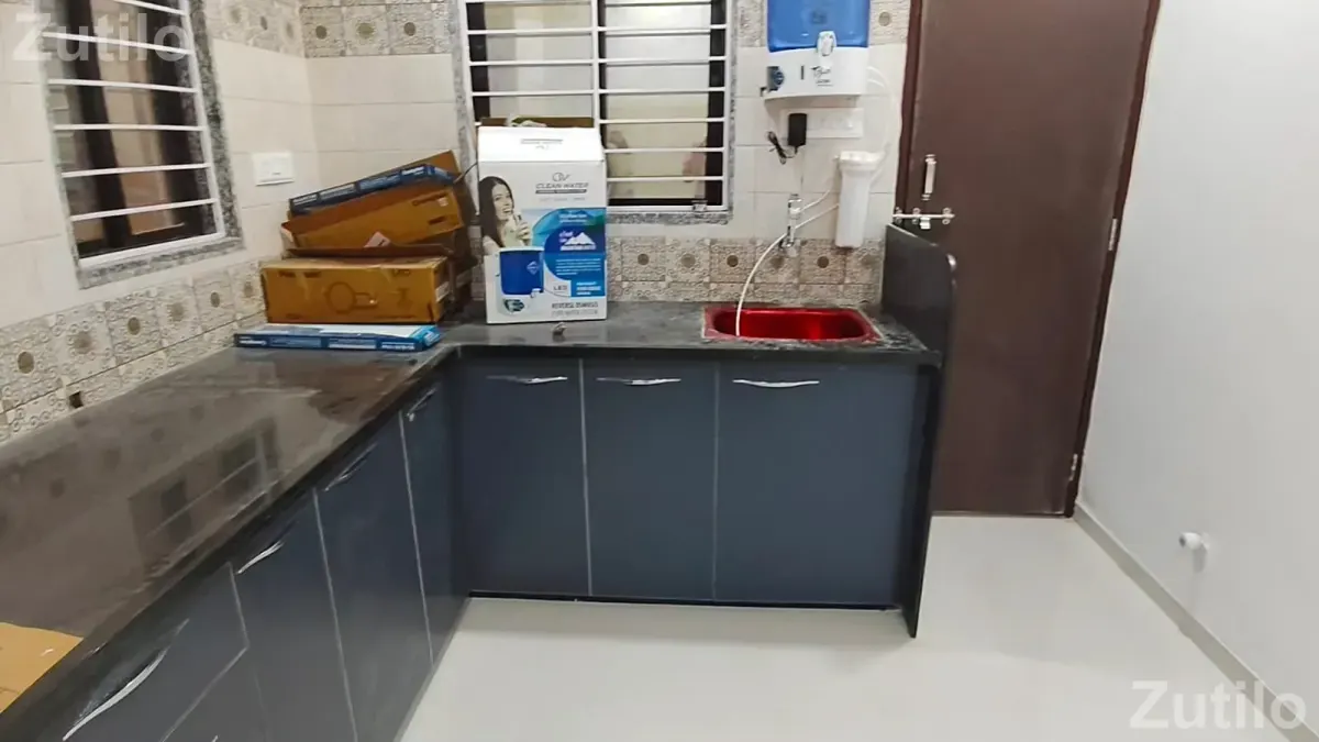 2 BHK SEMI FURNISHED FLAT FOR SALE - ઘર વેચાણ માટે - વડોદરા શહેર - Image 2