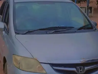 Honda City 2009 CNG – Silver Sedan Honda City 2009 CNG – Silver Sedan