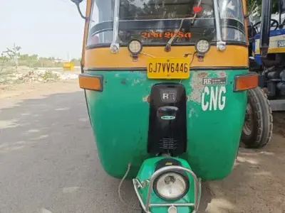 2009 Two Stroke CNG Auto Rickshaw 2009 Two Stroke CNG Auto Rickshaw