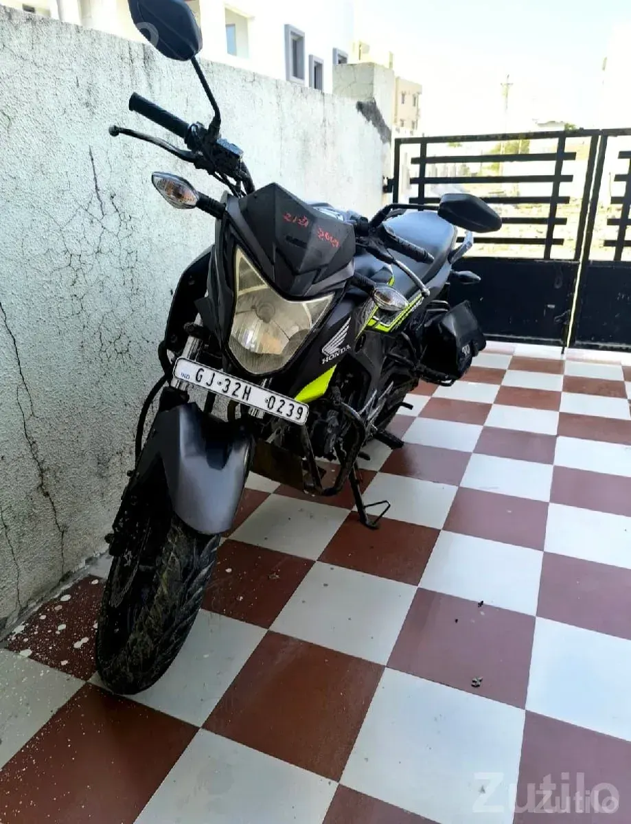 Honda Hornet 160R 2017 Second Owner - બાઇક્સ - જુનાગઢ - Image 3
