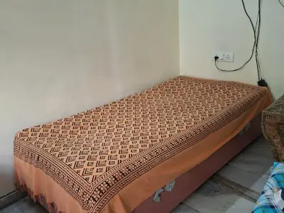 Single bed or 1 seti with mattress Single bed or 1 seti with mattress