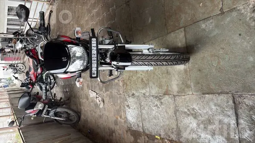 Hero HF Deluxe 2025 Bike 3050 km Run - બાઇક્સ - પાલનપુર - Image 2