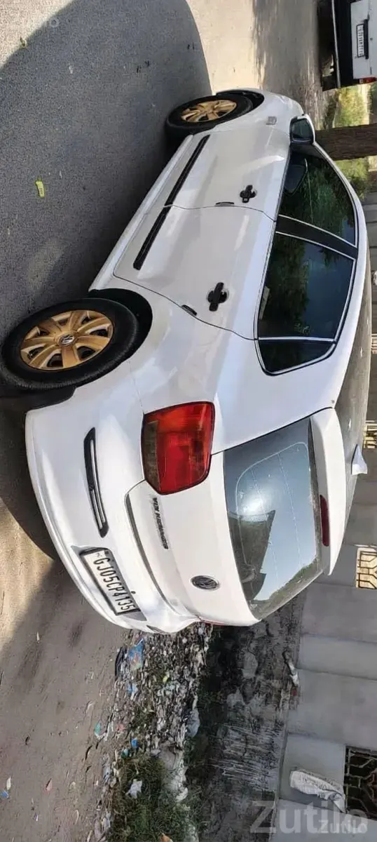 Volkswagen Polo 1.2 CNG Petrol White - Cars - Siddhpur - Image 2