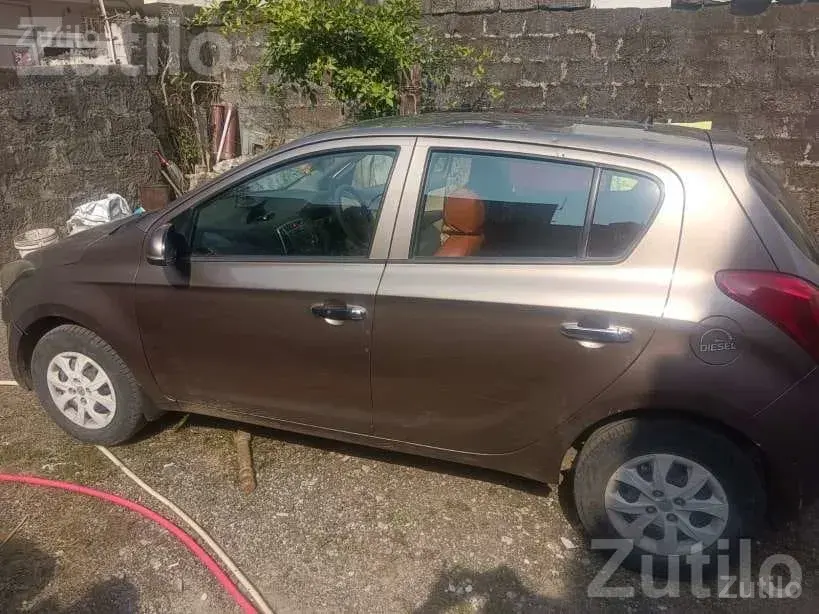 Hyundai i20 2013 Third Owner Car - કાર - કેશોદ - Image 2