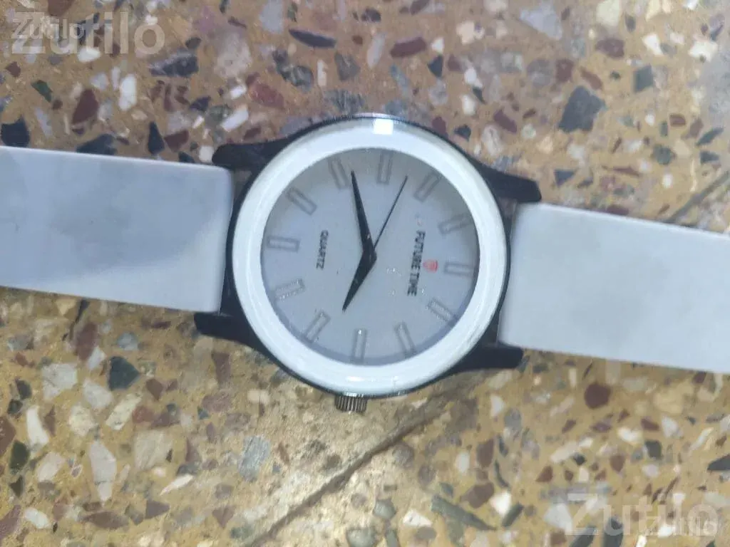 Future Time Analog Wrist Watch - Fashion Accessories - Lathi - Image 5