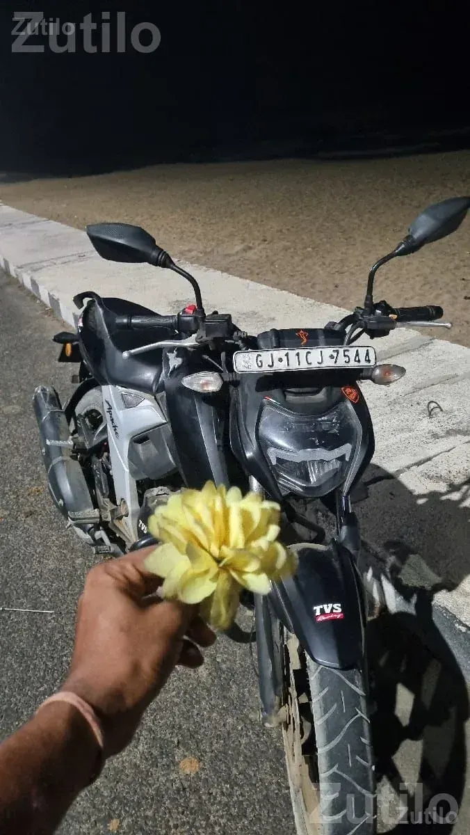 TVS Apache RTR 4V 2022, 19,000 km Run - બાઇક્સ - પોરબંદર - Image 3