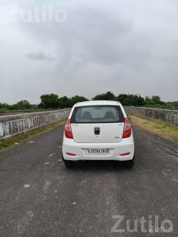 Hyundai i10 2015 Petrol CNG White Car - કાર - માંડલ - Image 2