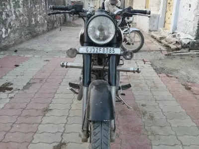 Royal Enfield Classic 350 Bullet Motorcycle