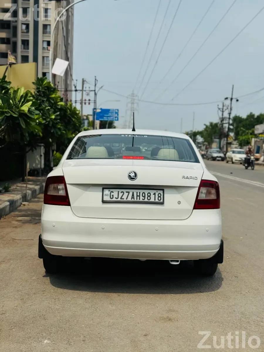 Skoda rapid 2014 1.6 Ambition Diesel - કાર - અમરેલી - Image 5