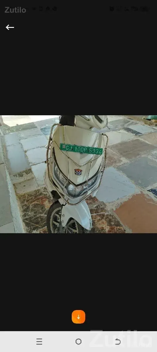 Used Beige Scooter 2022-23 Model - બાઇક્સ - જામજોધપુર - Image 2