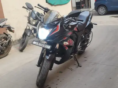 Gixxer SF Black Limited Edition