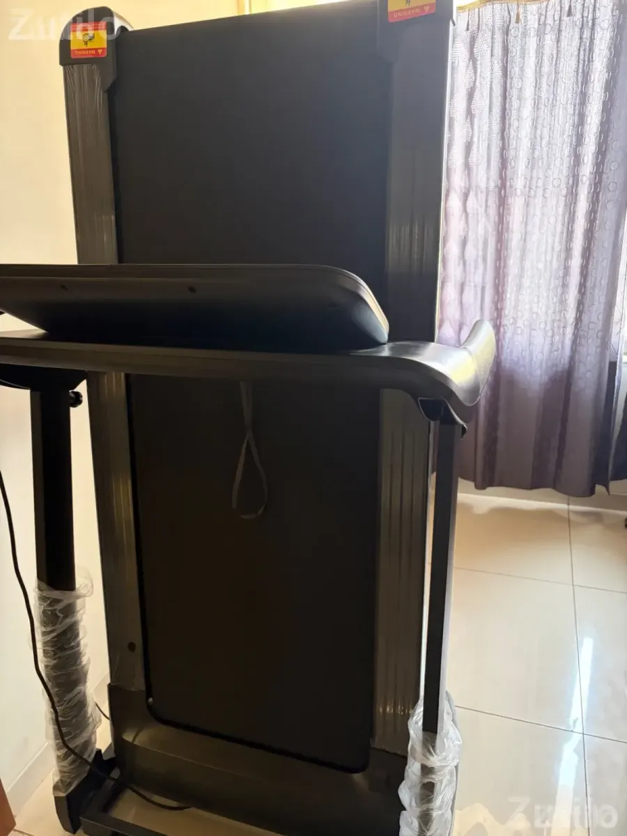 Durafit Velox 6 HP Peak BLDC Motorized Treadmill – Like New - Gym & Fitness Equipment - Ahmedabad City - Image 2