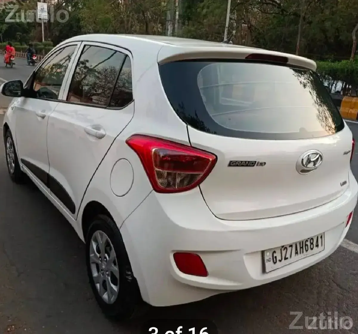 Hyundai i10 Magna Diesel with Active Insurance - Cars - Visavadar - Image 3