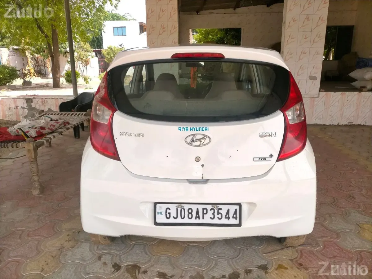 Hyundai Eon Era Plus White Car - કાર - પાલનપુર - Image 2